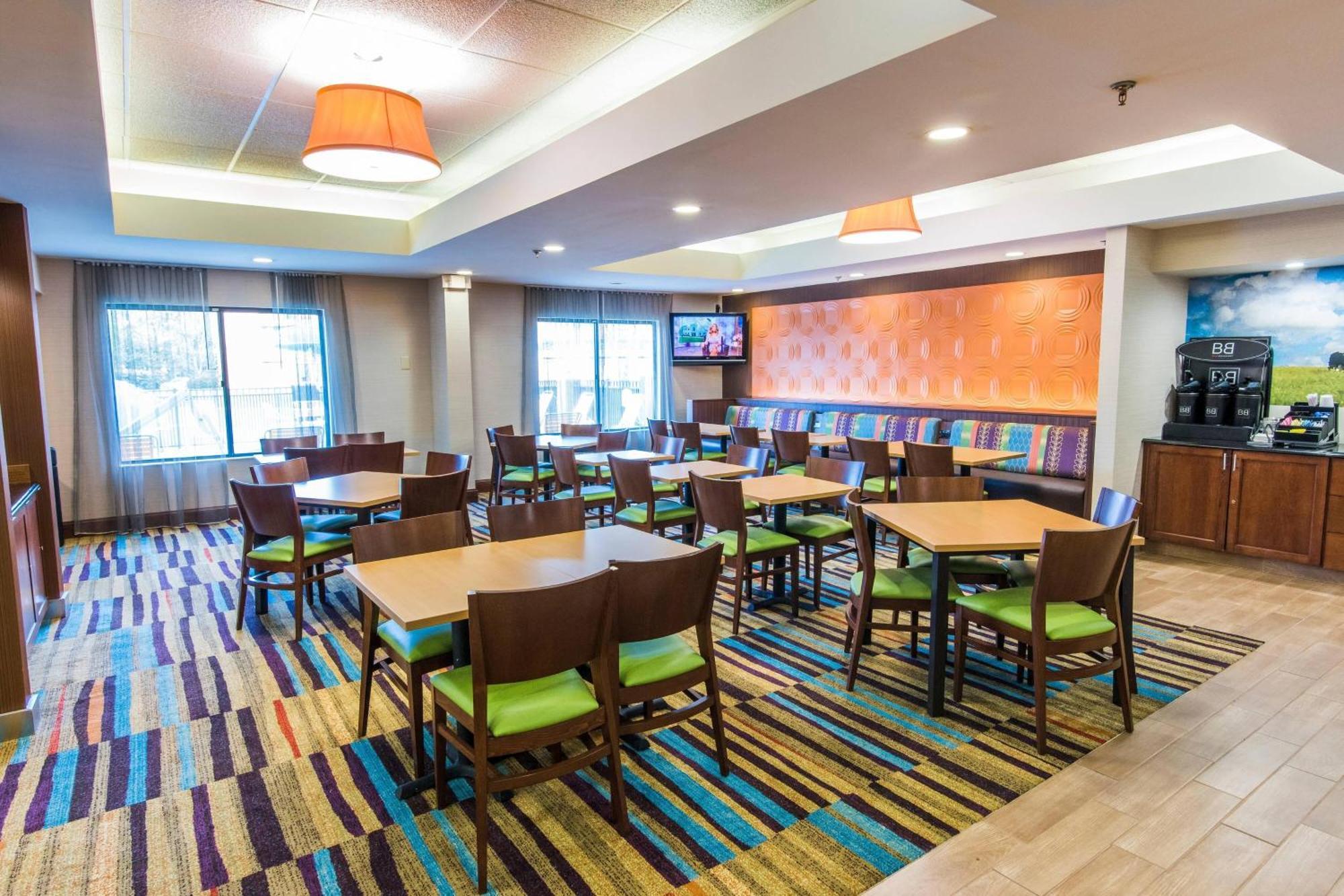 Hotel Fairfield By Marriott Chesapeake
